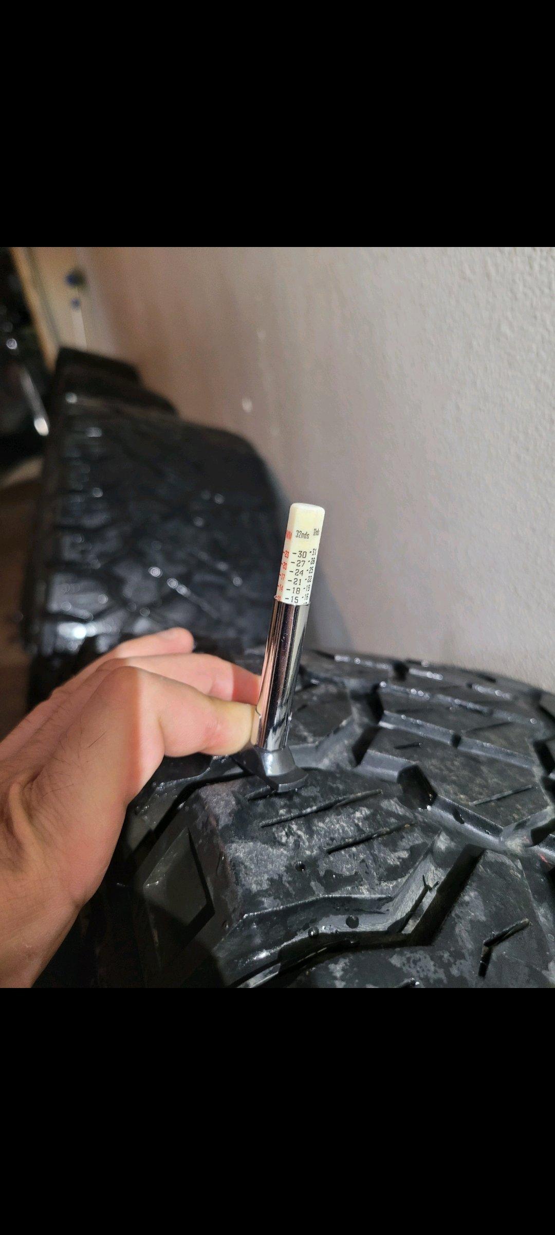 KENDA KLEVER Set of 4 offroad  mud tires  33x1250R20 LT