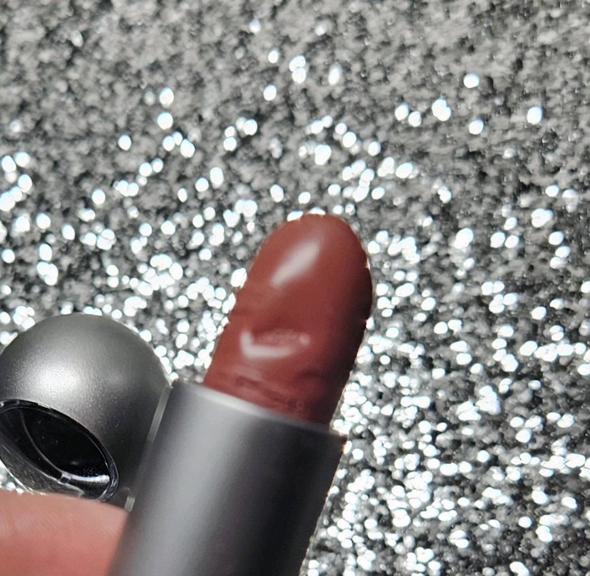 REM BEAUTY LIPSTICK