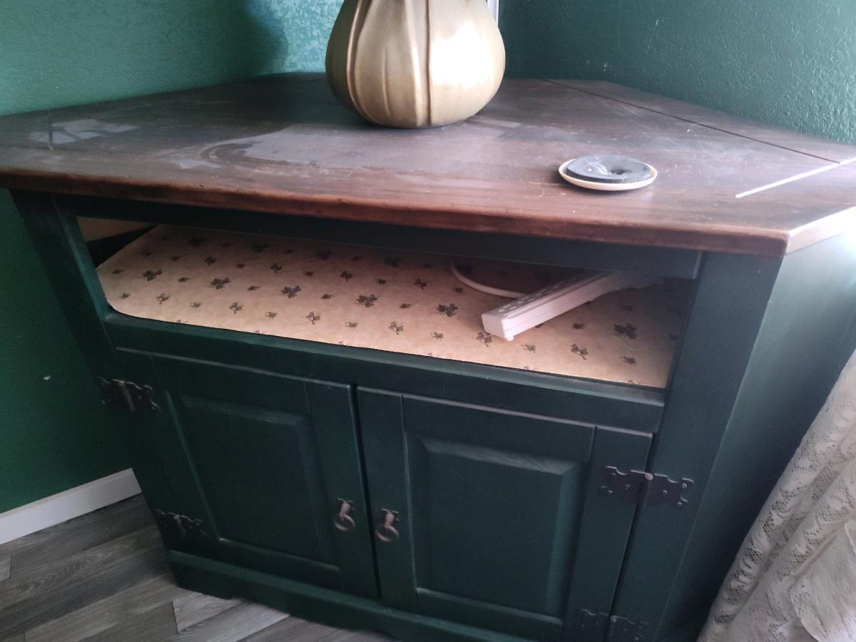 corner tv stand
