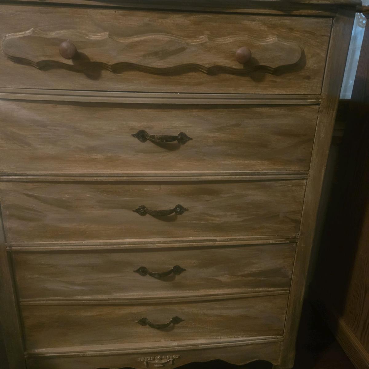 dresser marbling painting on top woodgrain draws and side