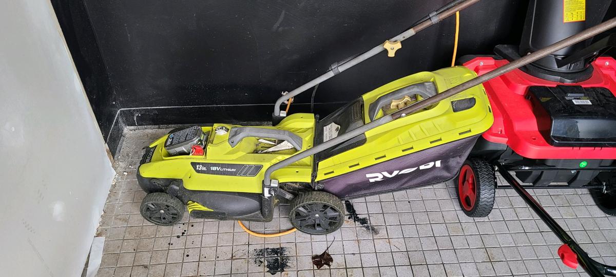 Ryobi P1104 Lawnmower