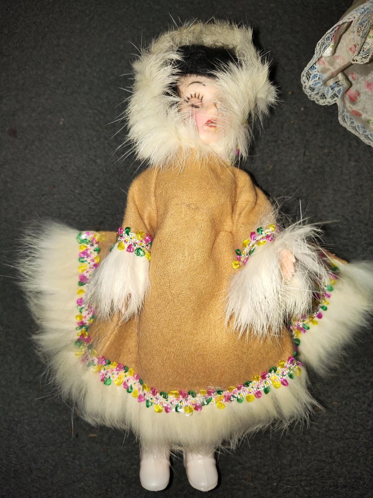 Madame Alexander dolls of the world collection 60s dolls