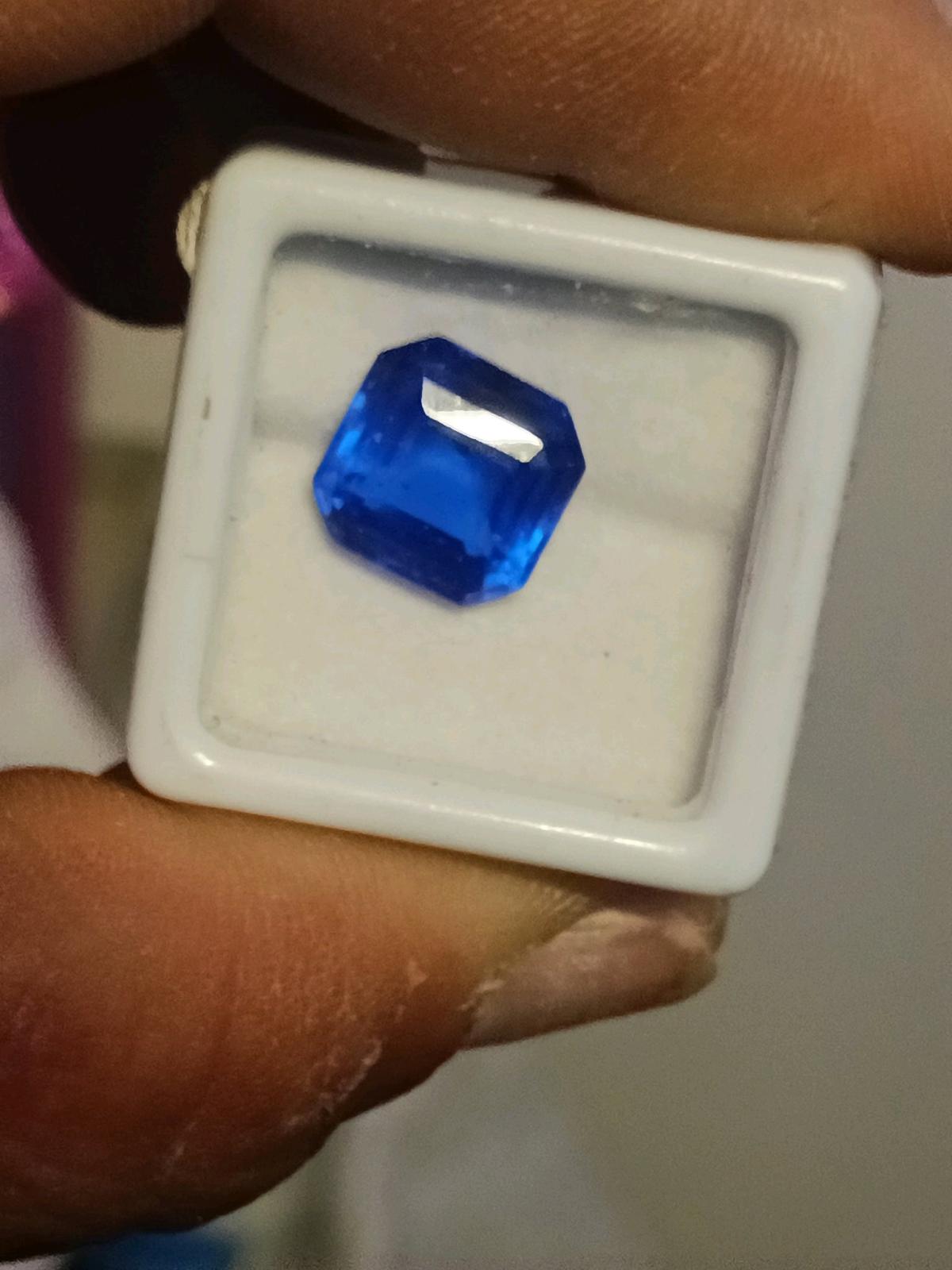 6 Carat sapphire