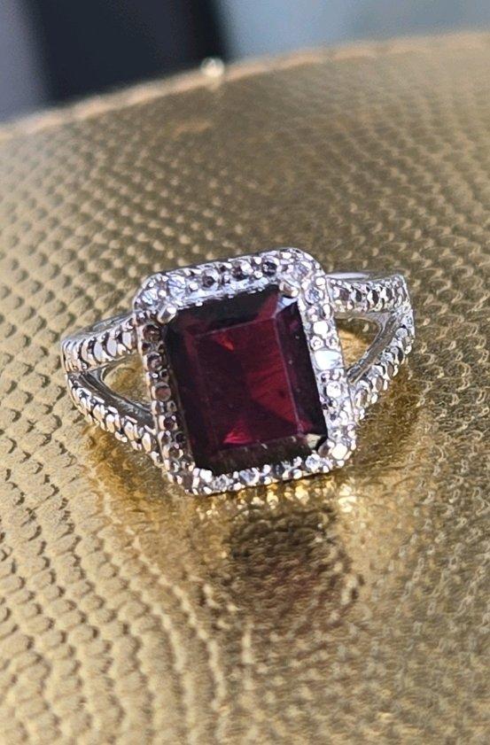 Sterling Silver Garnet  Diamond Chip Ring  Size 6
