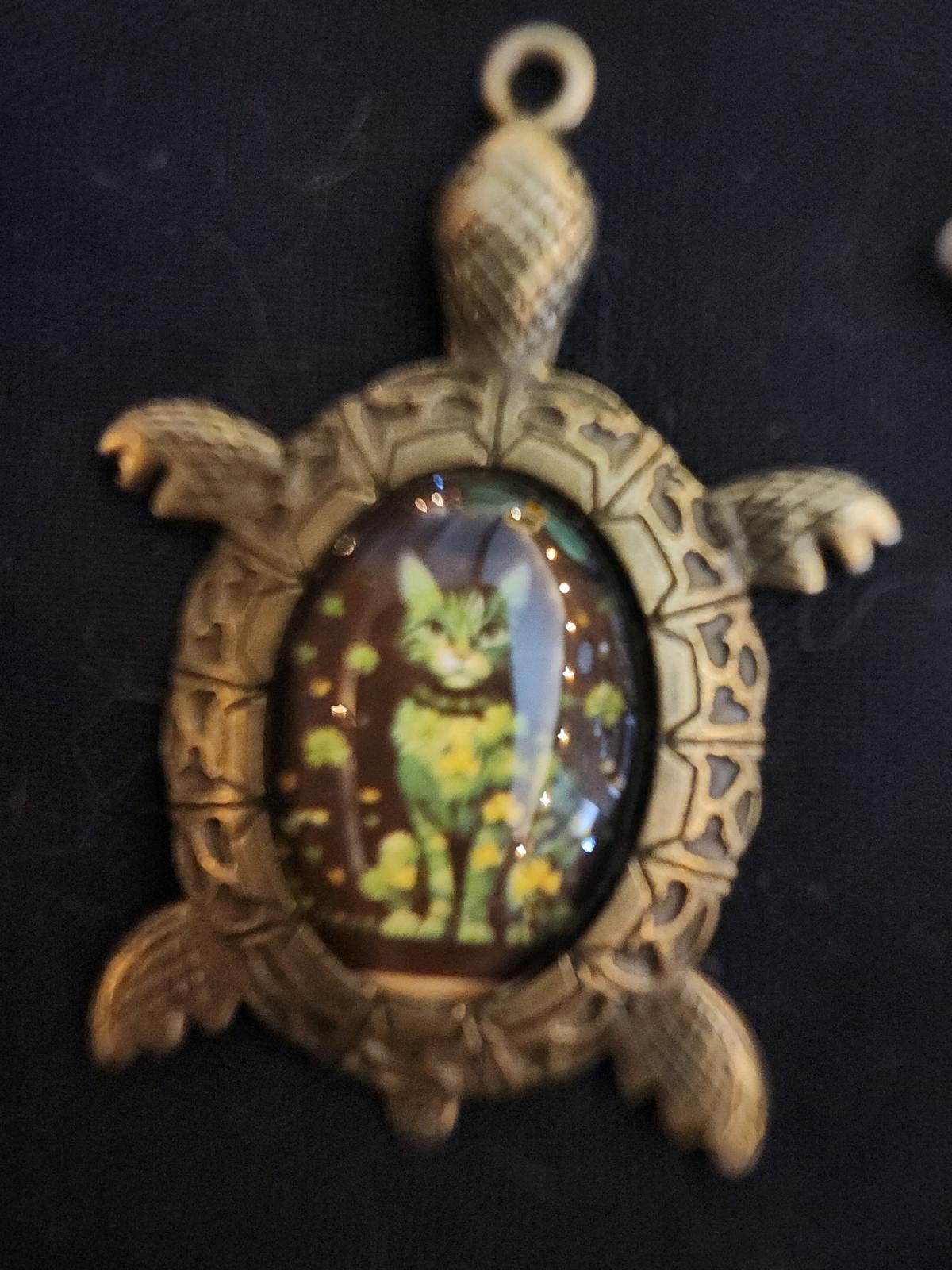 clover cat pendant or keychain