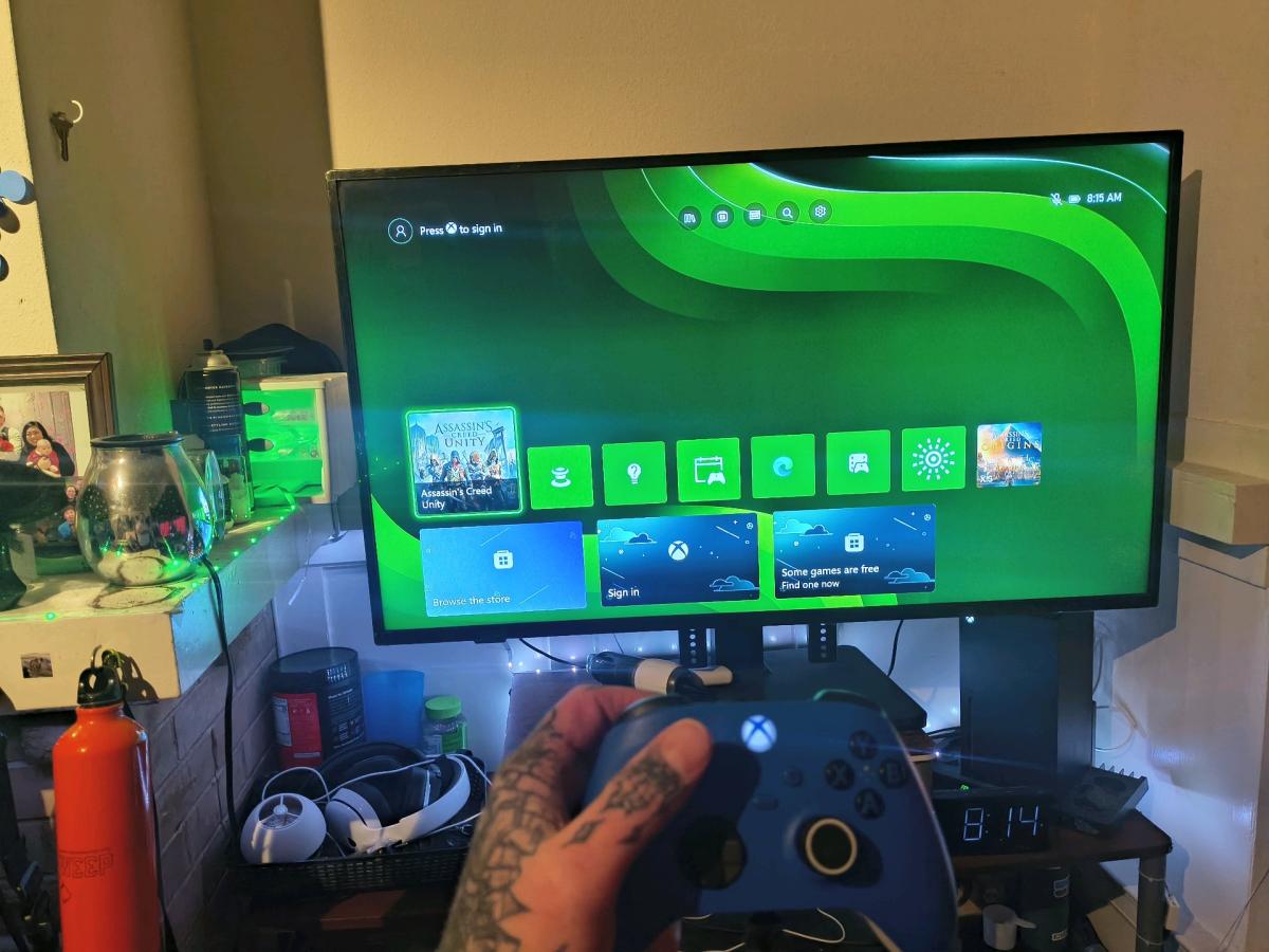 Xbox series x  1 TB one controller and cords