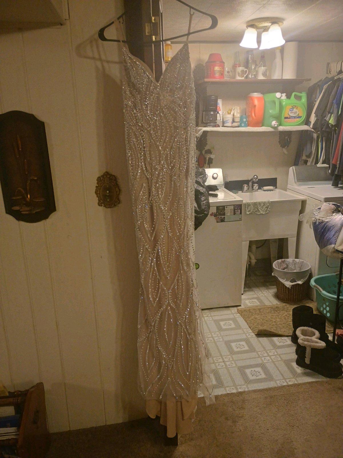 Formal size 6 LuLu gown