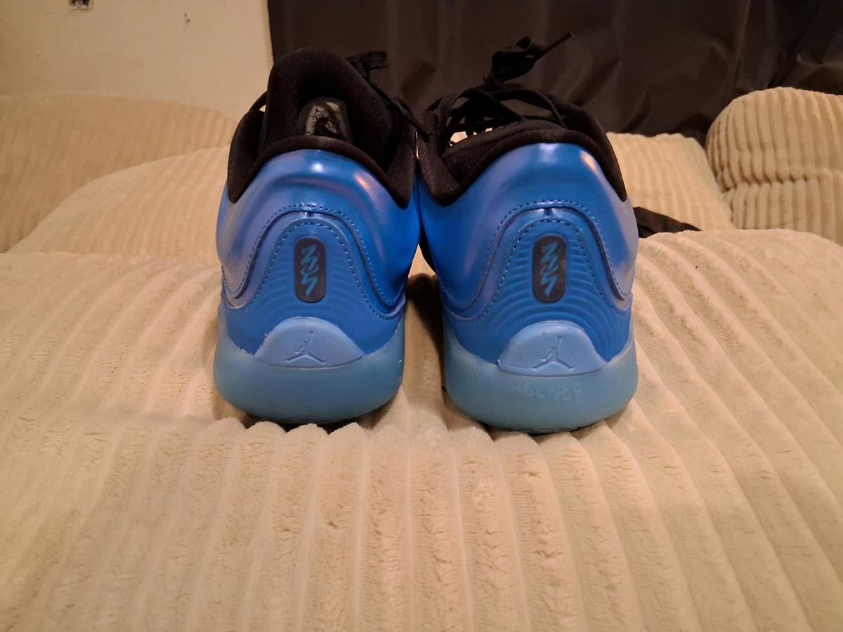 Zion Iridescent size 10not normal circulation these are trut