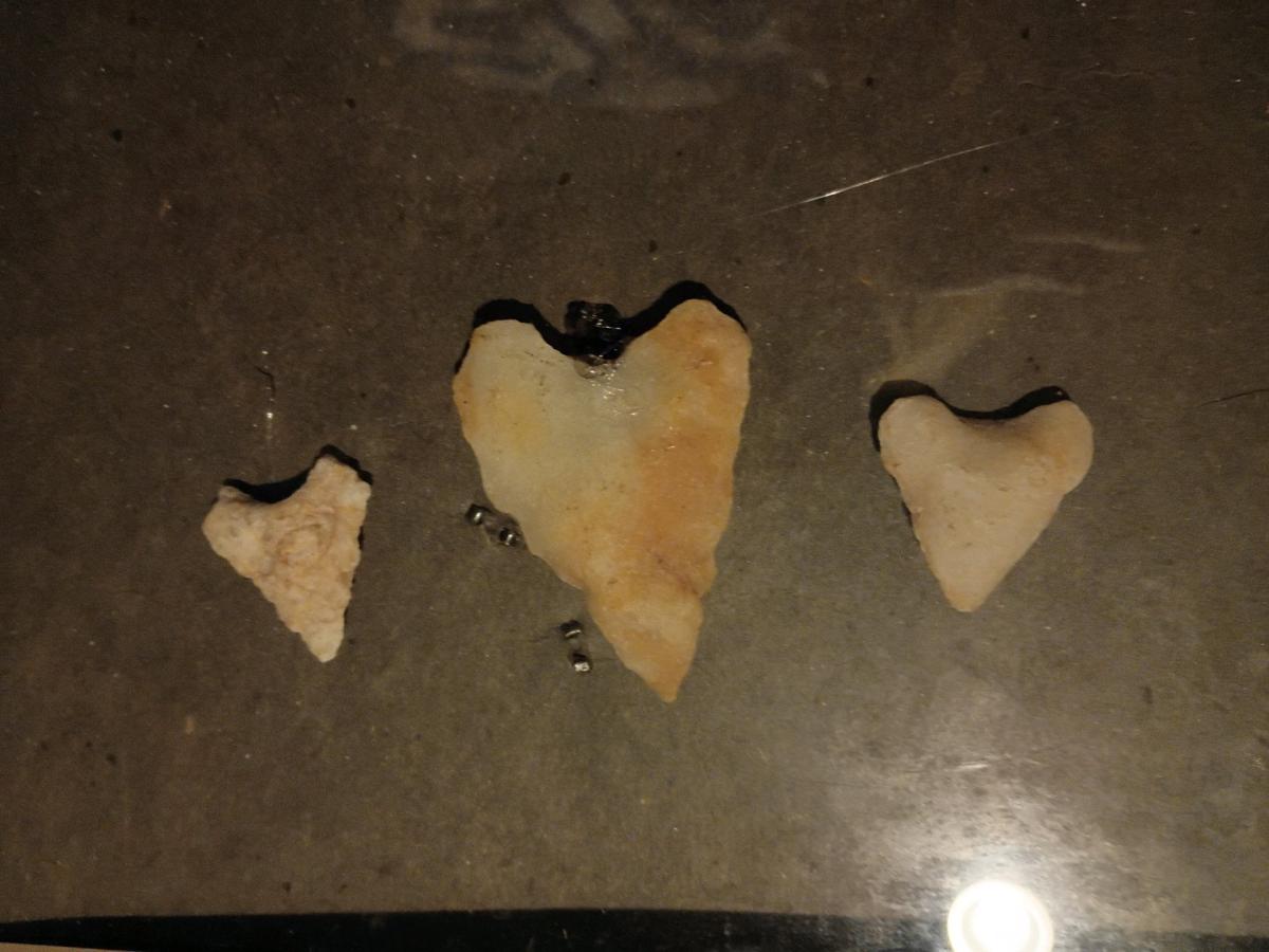 set of 3 arrow heads good condition