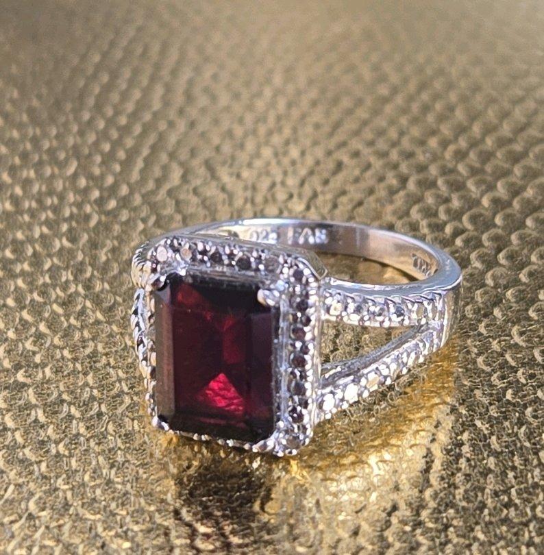Sterling Silver Garnet  Diamond Chip Ring  Size 6