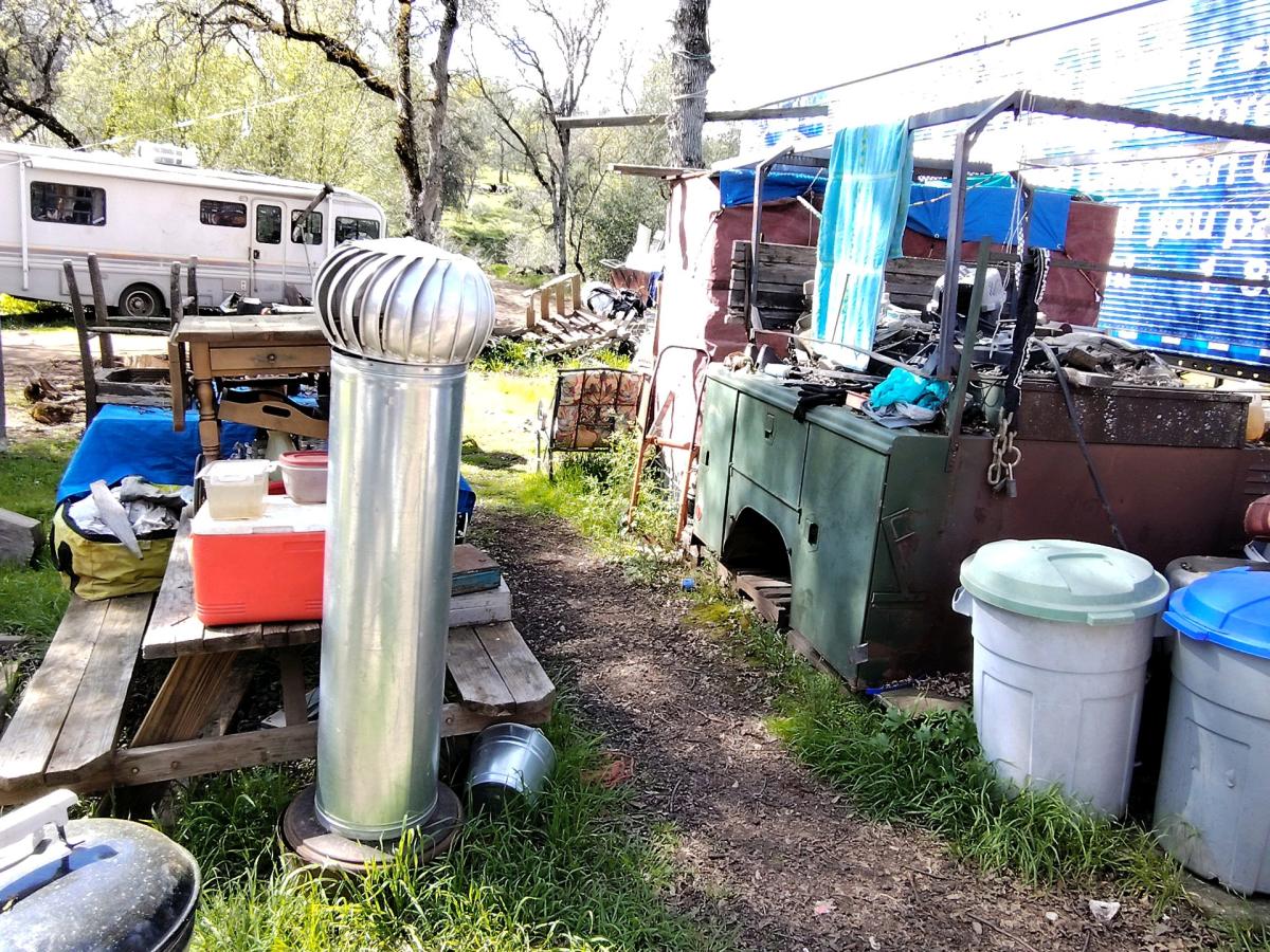 huge estate sale pickers Paradise open all weekends