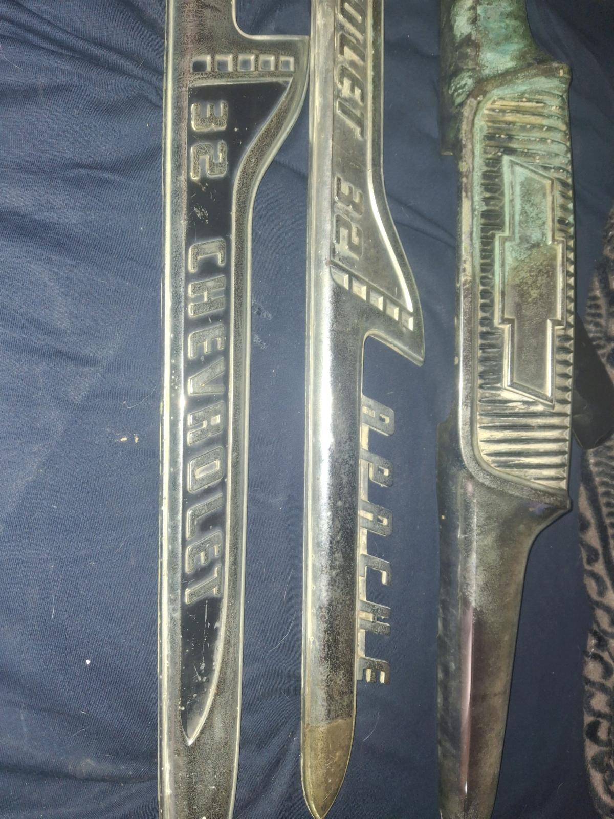 1958 Chevy apache 32 fender emblem