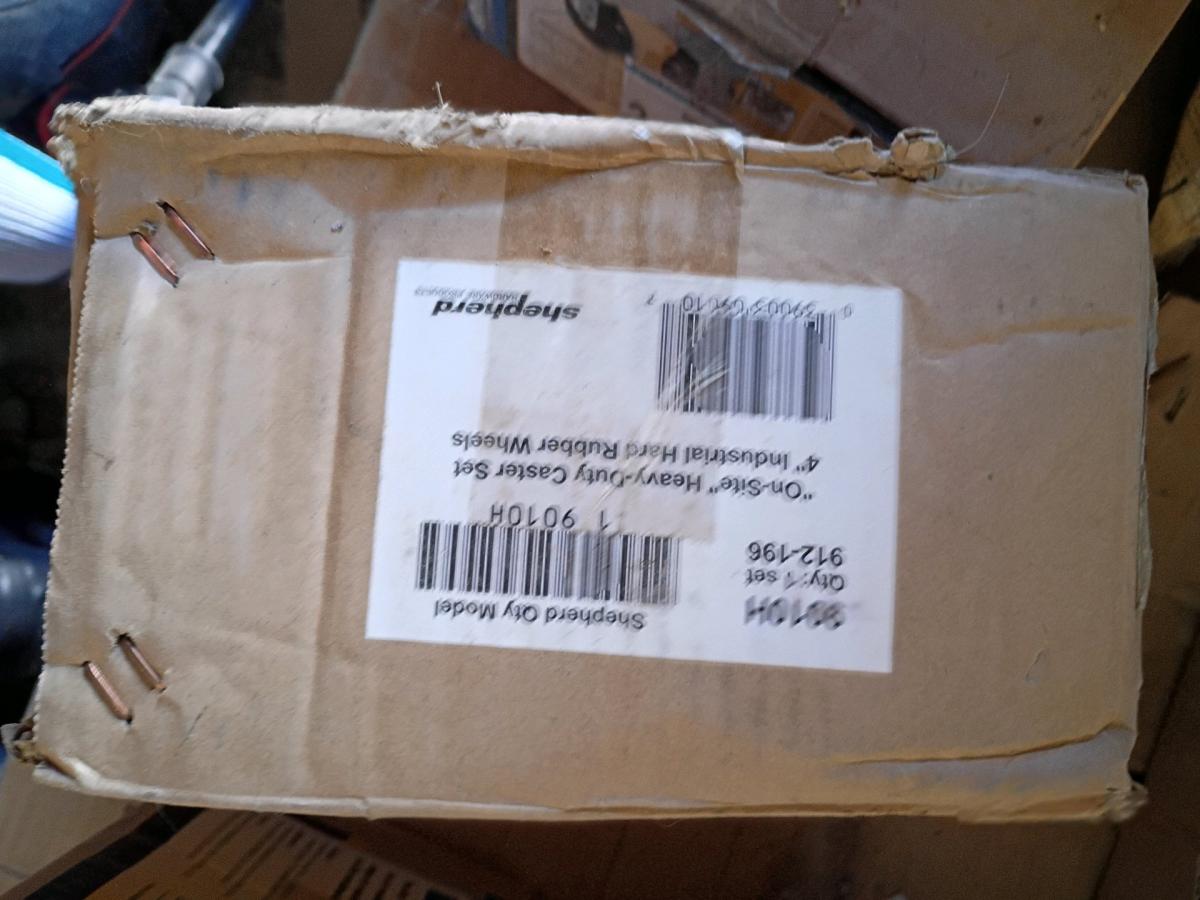 4 castor wheels in a box