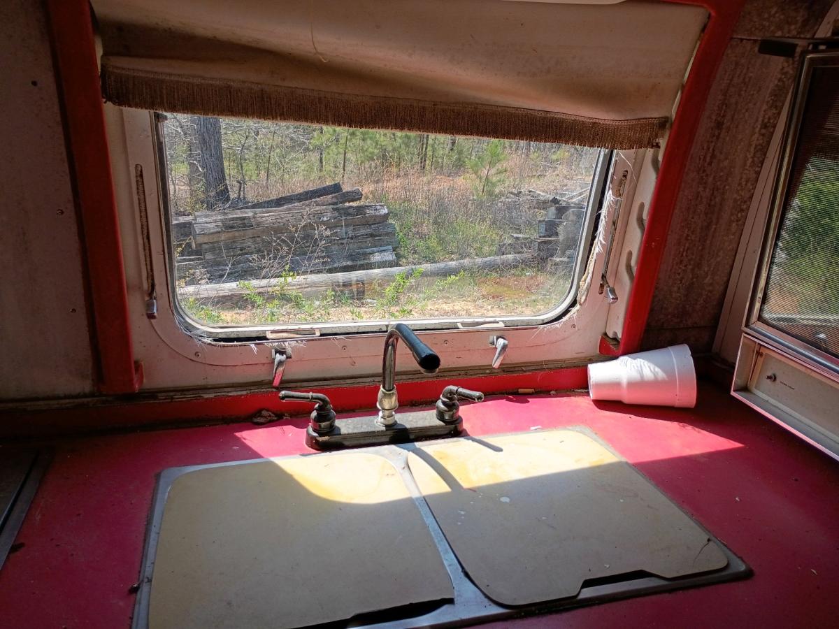 airstream land yacht sovereign