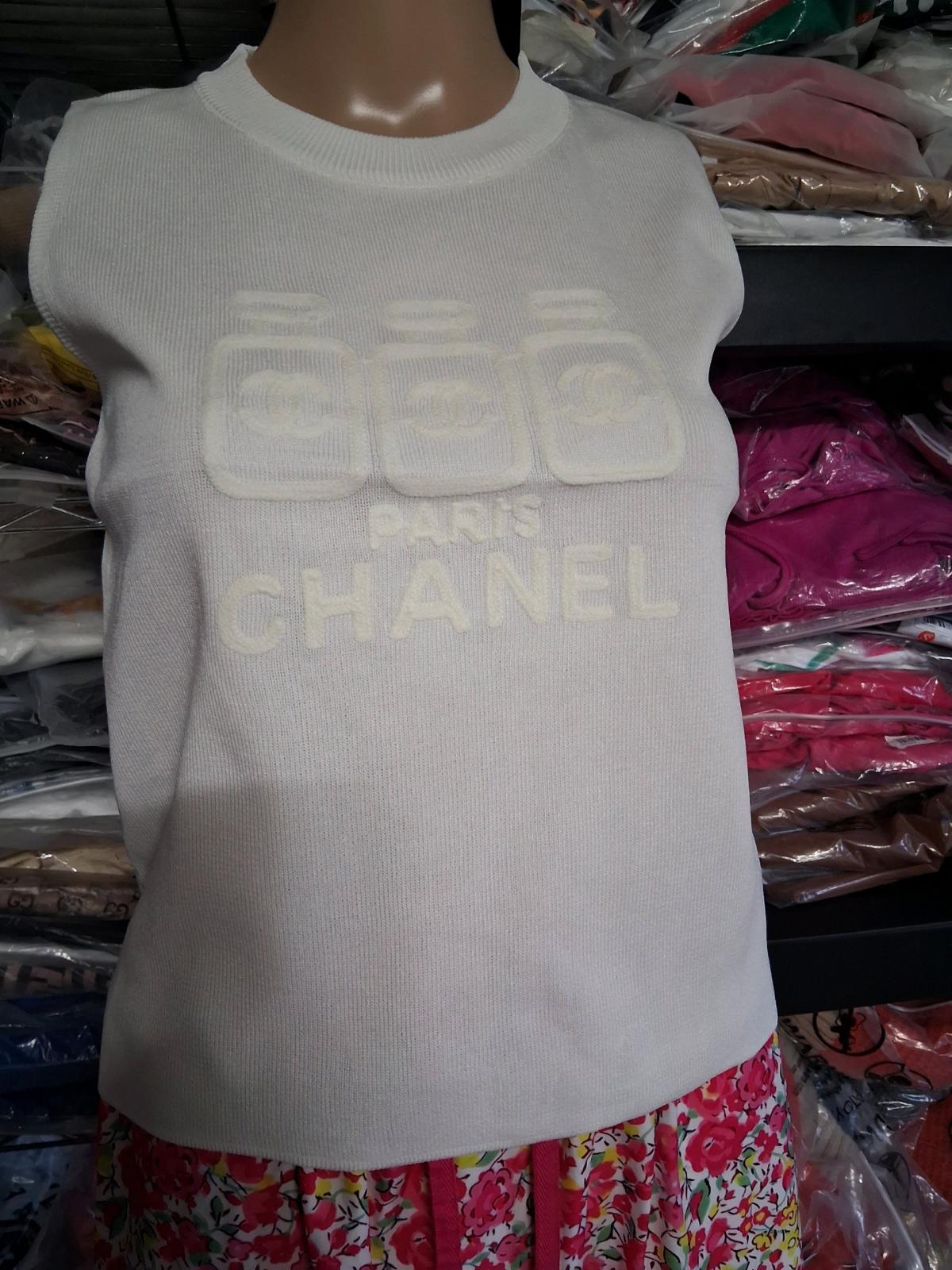 Embroidery knitted Top