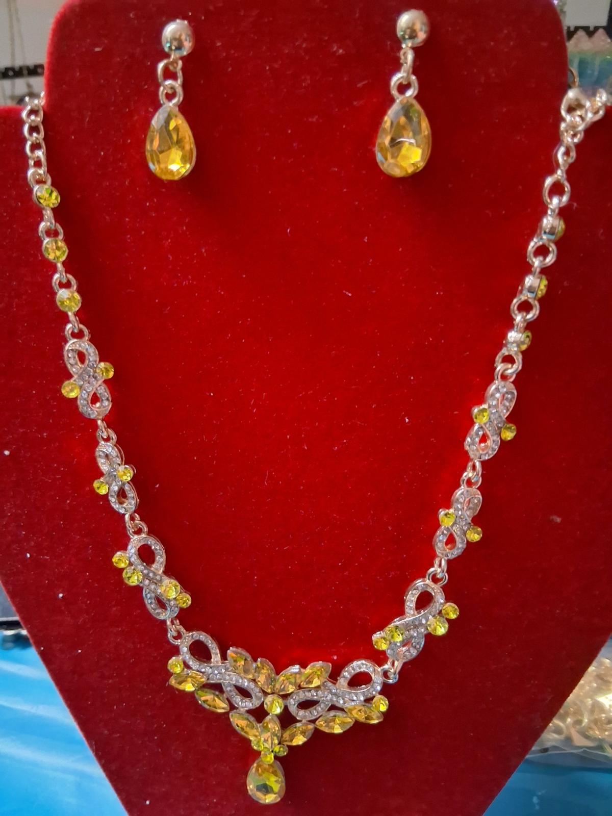 Womens Necklace Set with stones