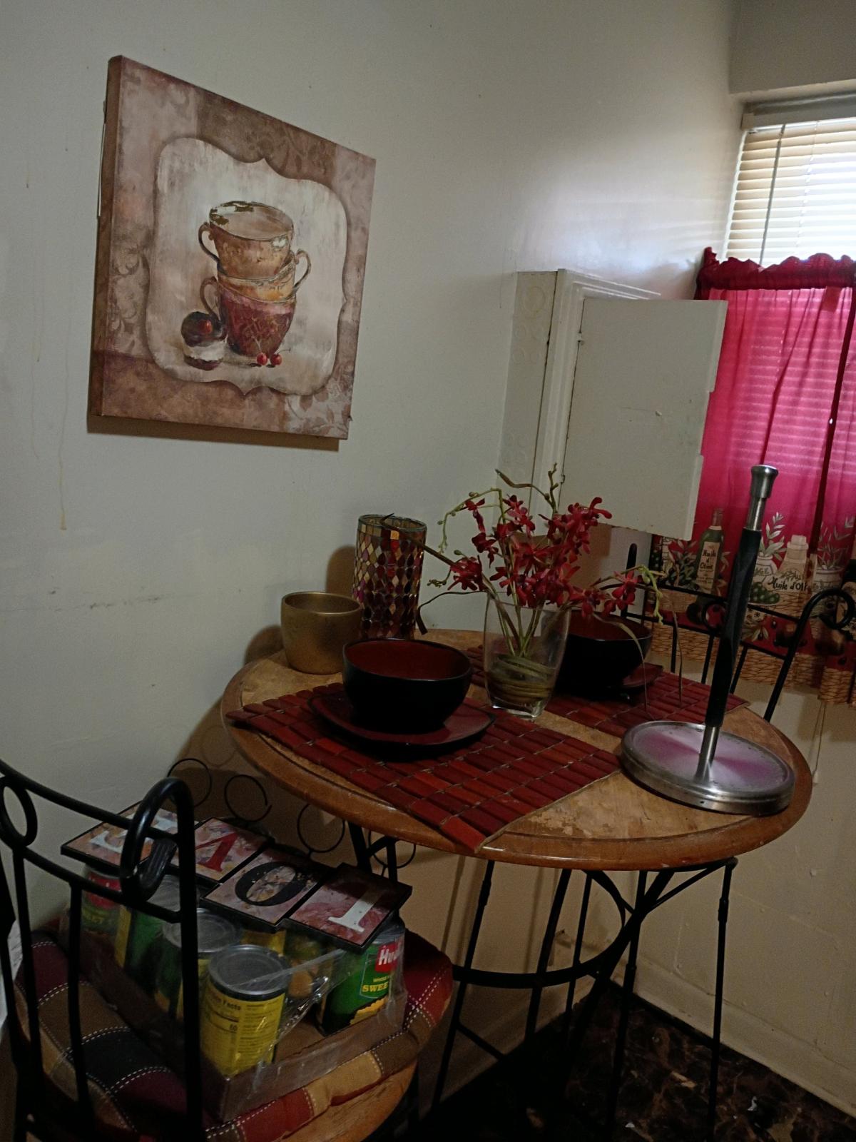 table set 2 hight chairs