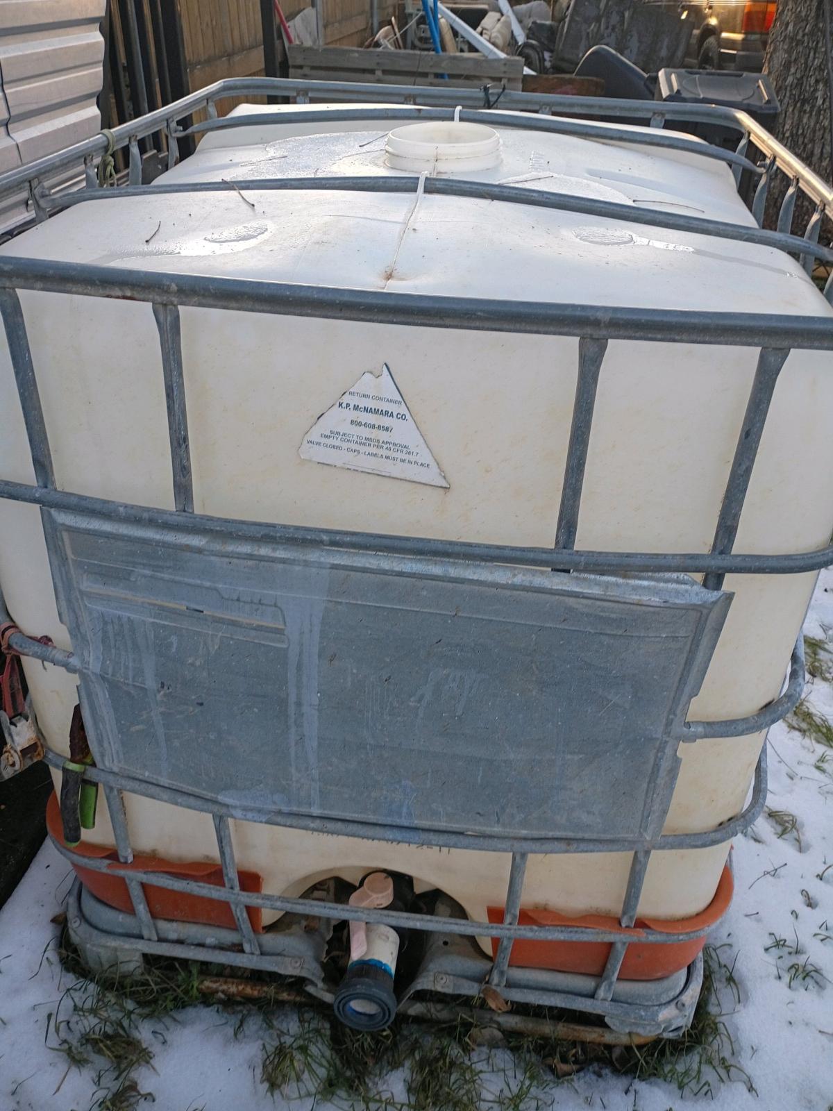 330 gallon fresh water tank with spigot