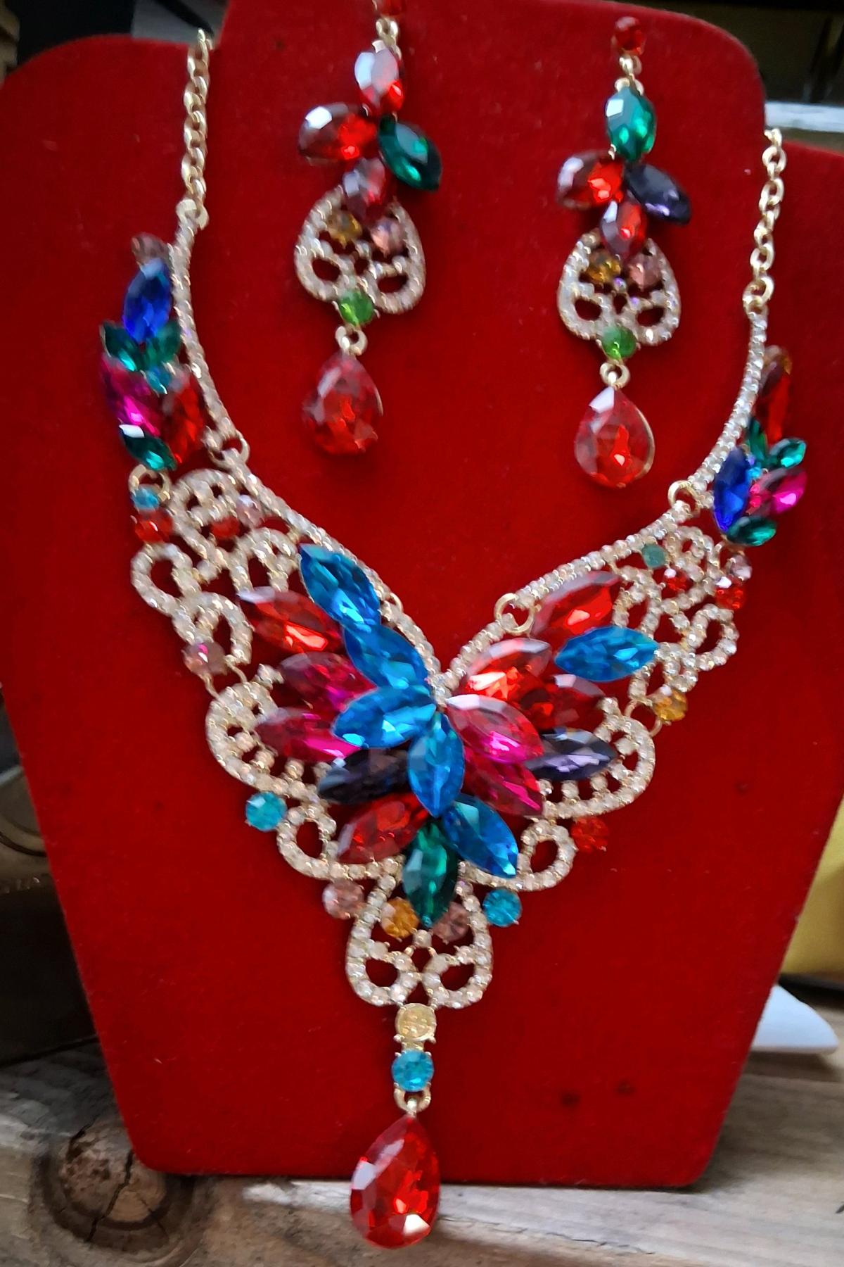 Womens Necklace Set