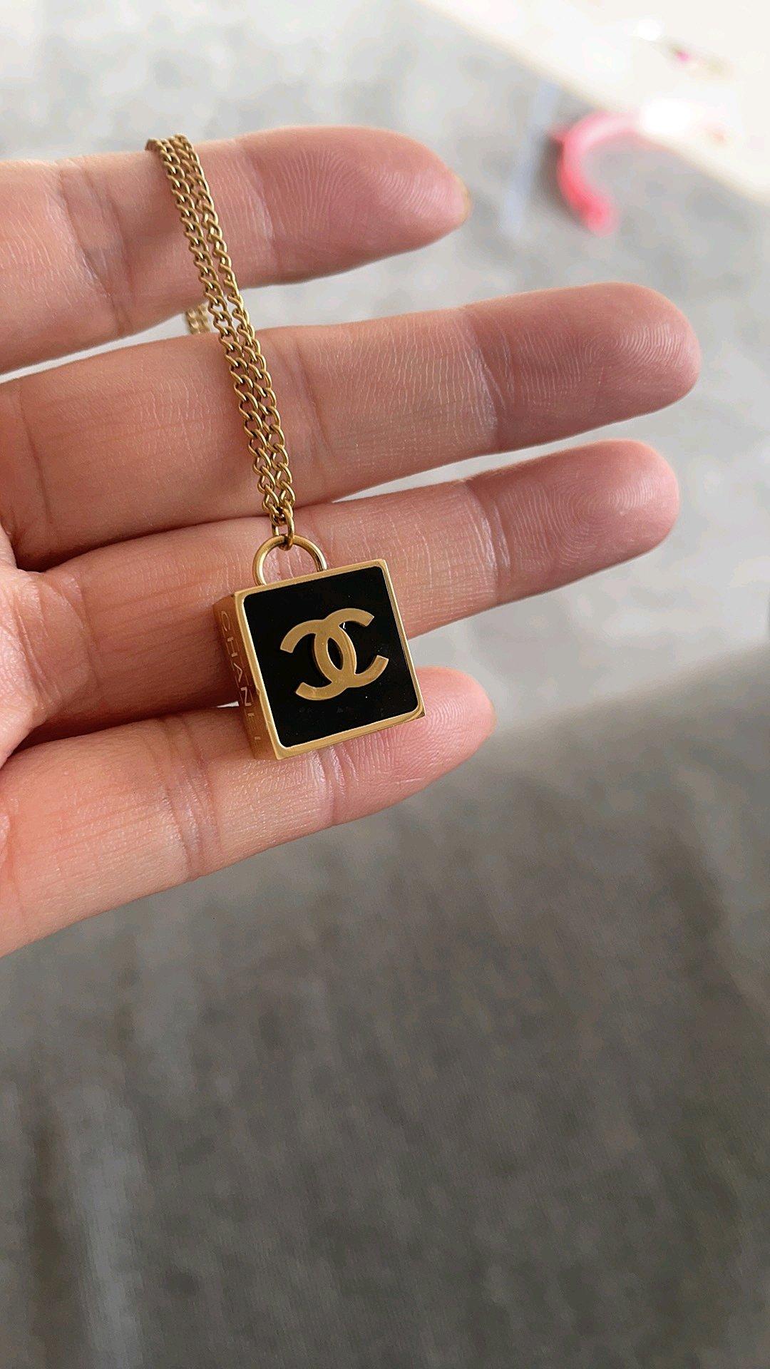 chanel style necklace beautiful