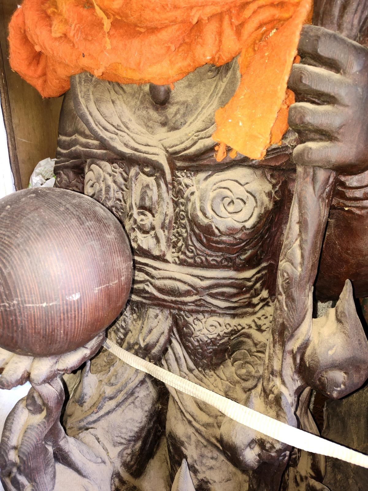 wood statues