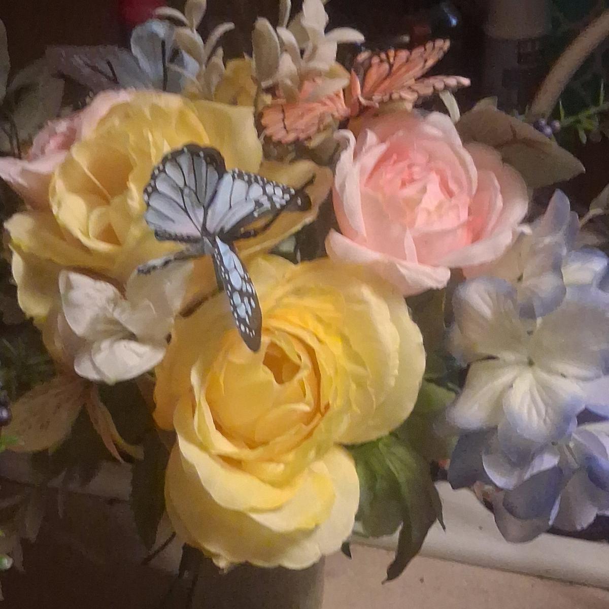 cemetery flower arragments vase style vase not inclused