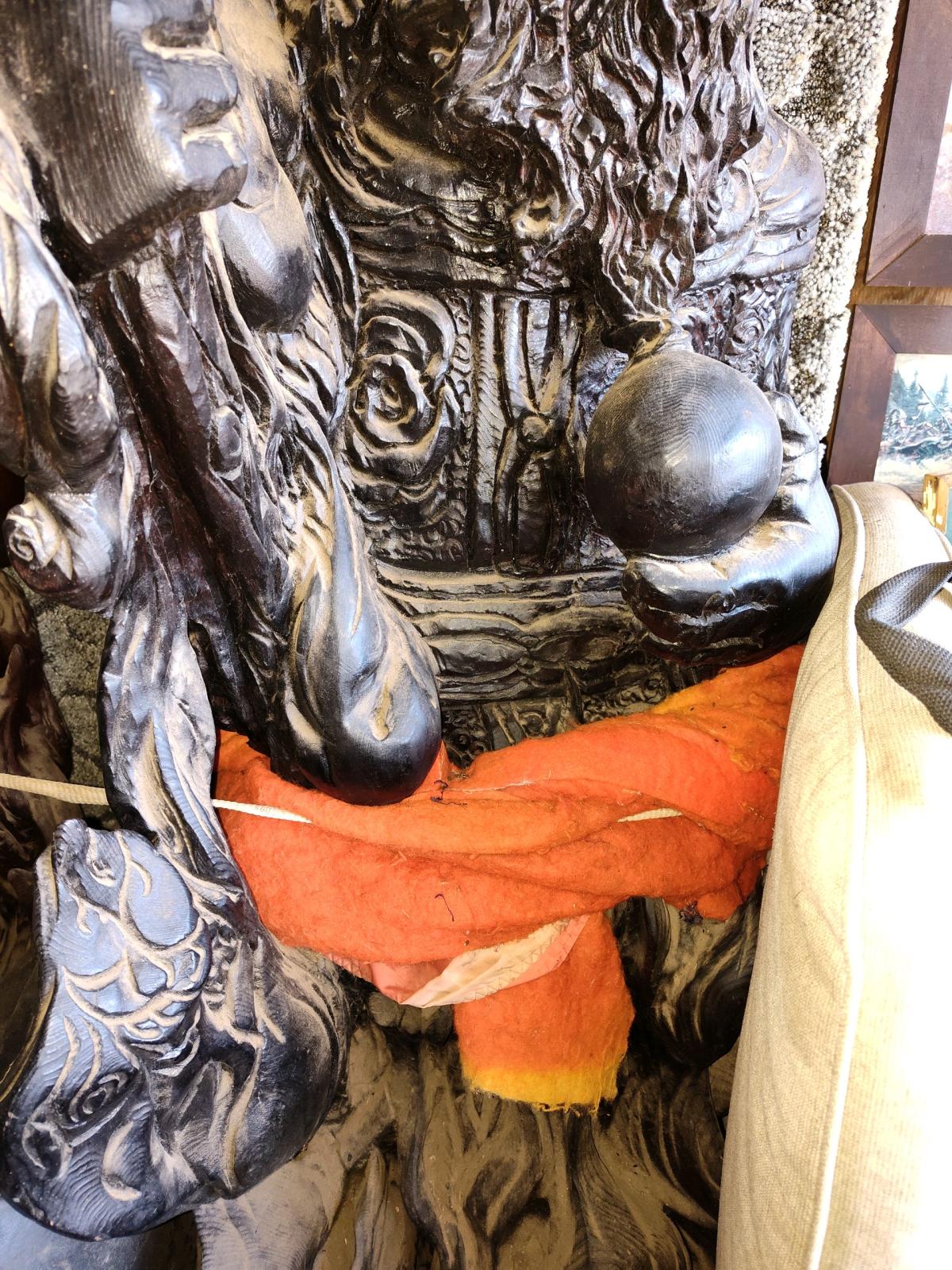wood statues