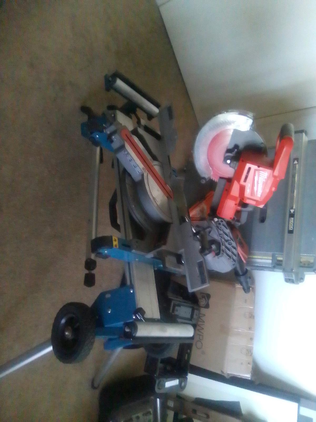 Milwaukee fuel 10 in compound slide minor and stand