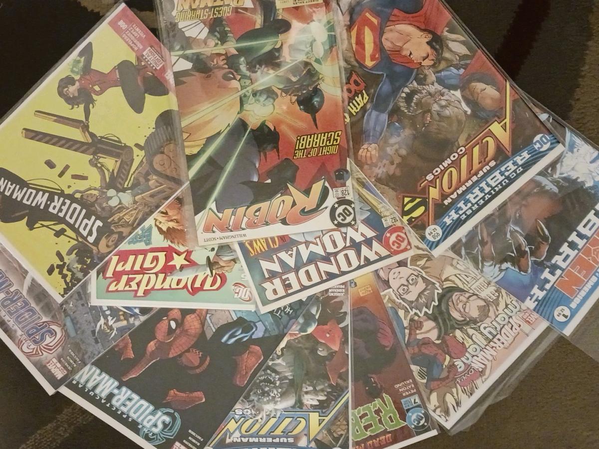 a mystery box of 25 comic