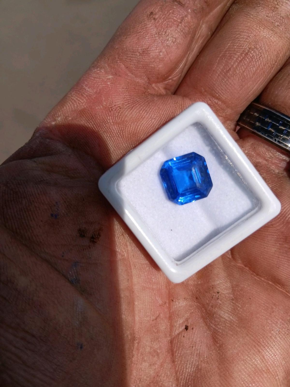 6 Carat sapphire