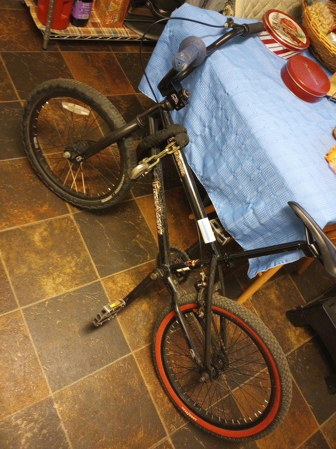 free agent trail devil w big bolt wheel axels