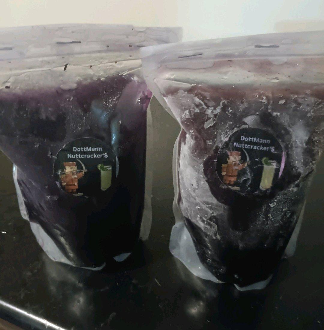 DOTTMANN BLACKBERRY BLUEBERRY FROZEN NUTTCRACKERS BIG SIZE