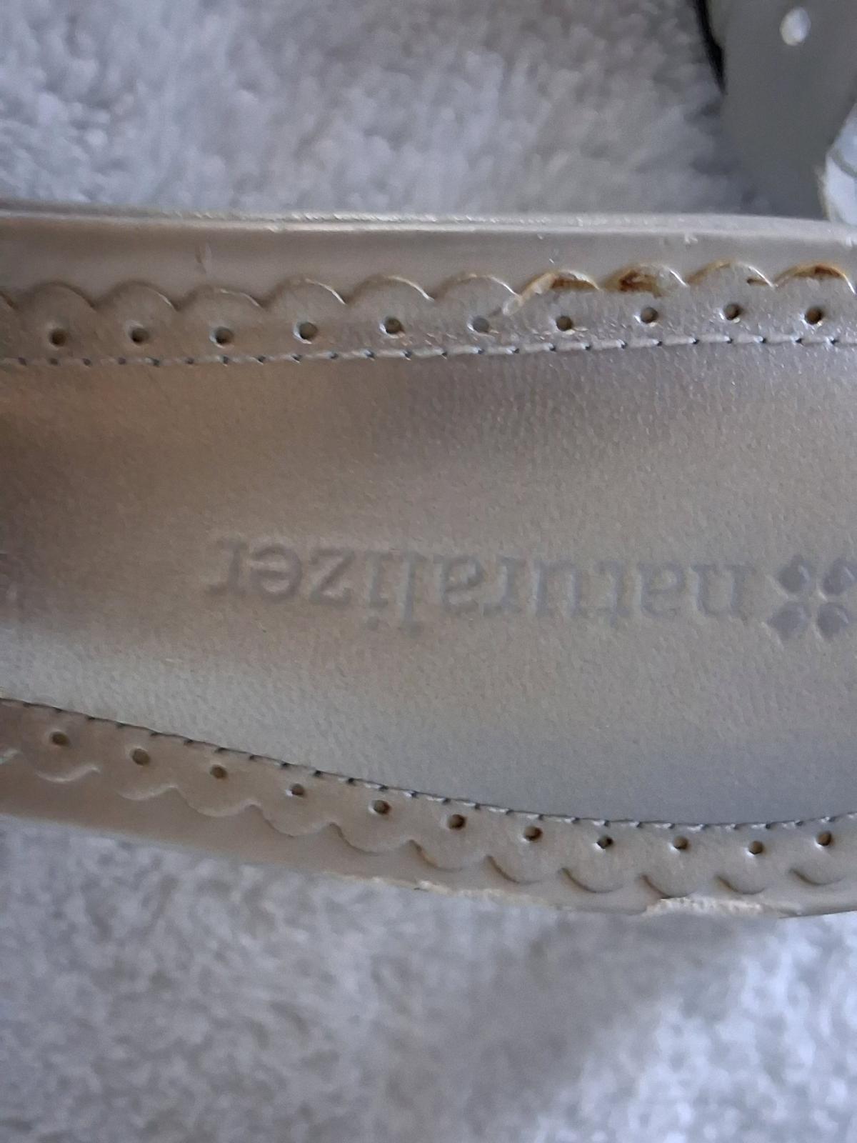 Naturalizer 7W heels