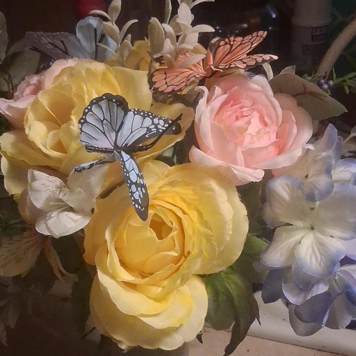 cemetery flower arragments vase style vase not inclused