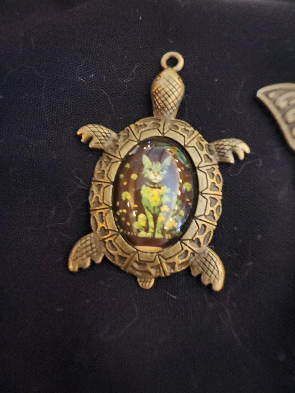 clover cat pendant or keychain