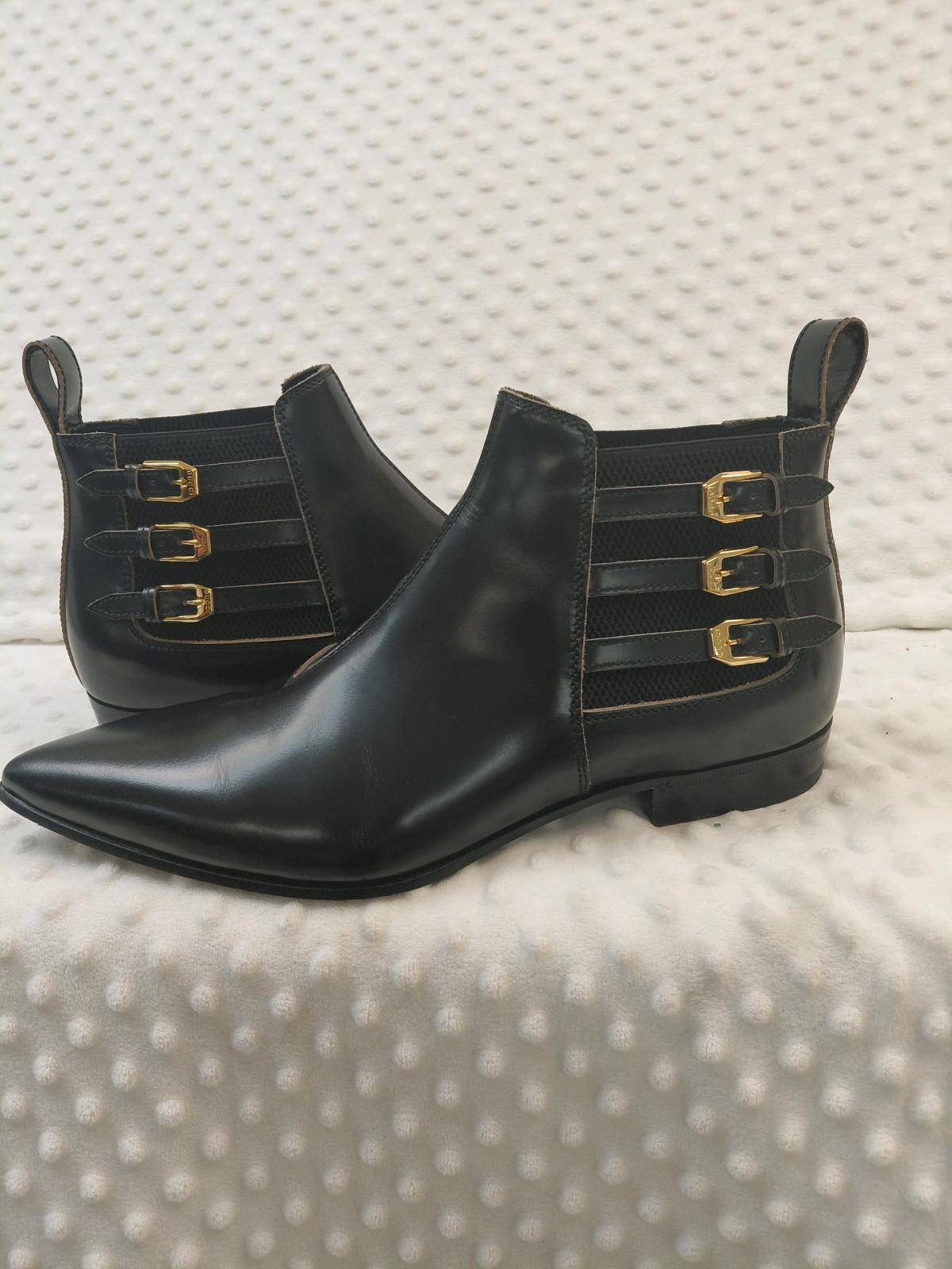 leather gold buckle pointed toe Gucci shoes size 9