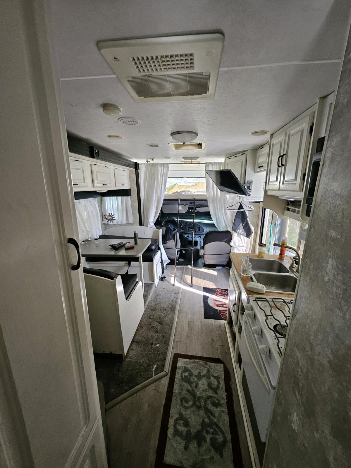 2005 coachman