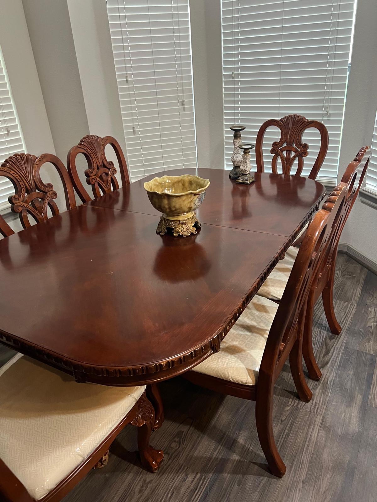 dining set 8 chairsChippendalestyle carved wood set