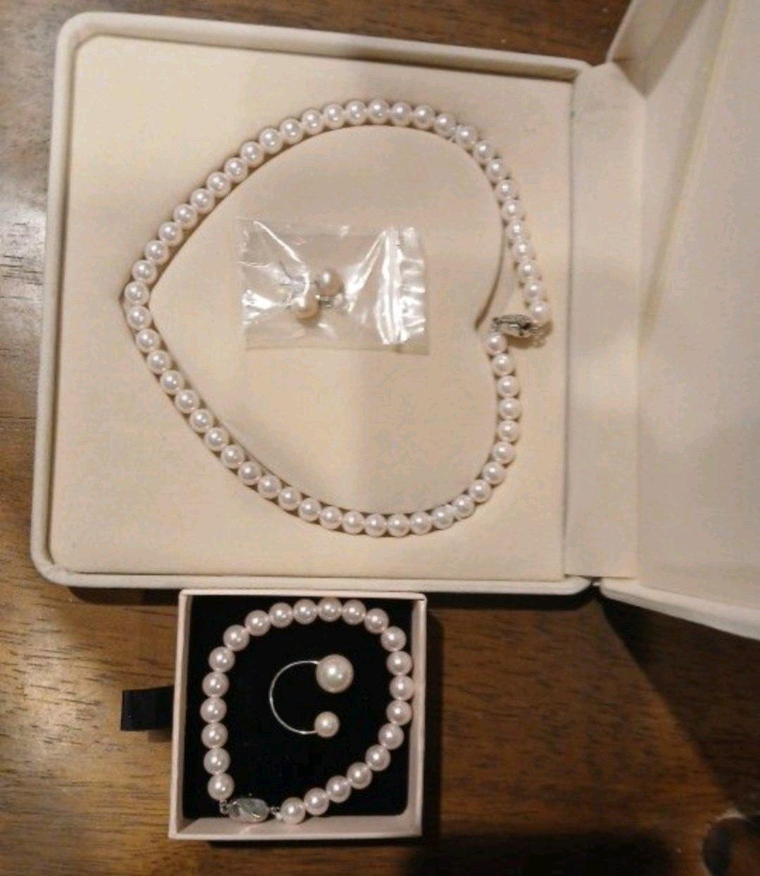 ausger pearl necklace in pink