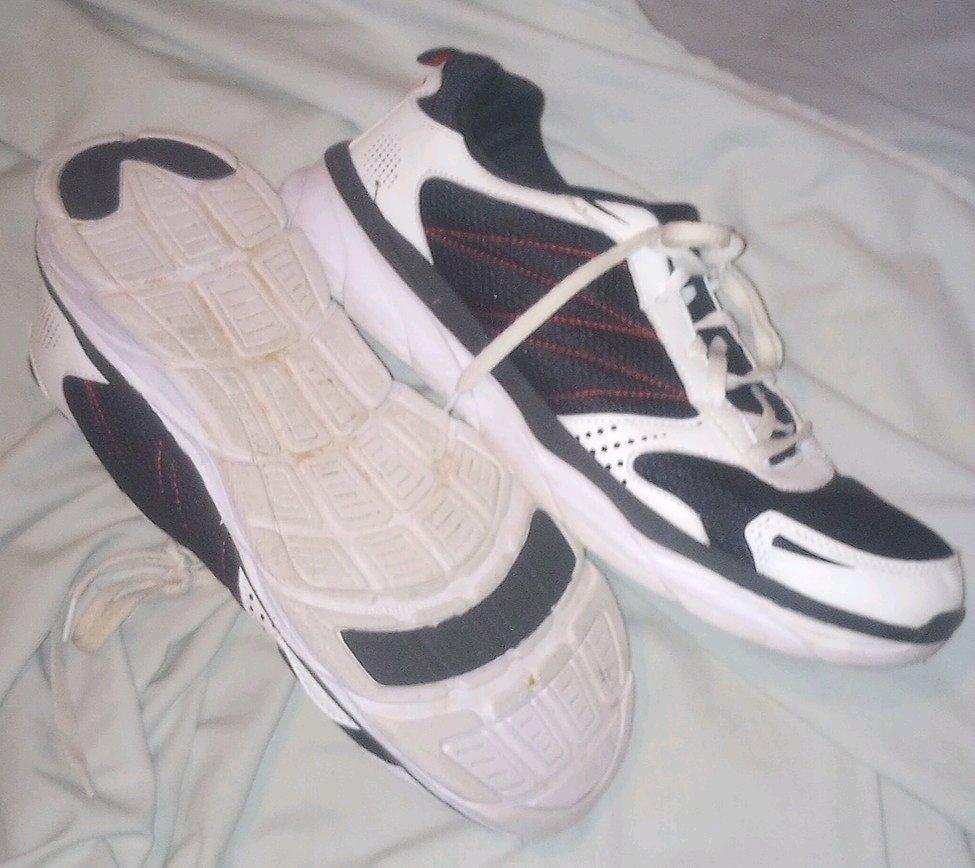 CASUAL SHOES