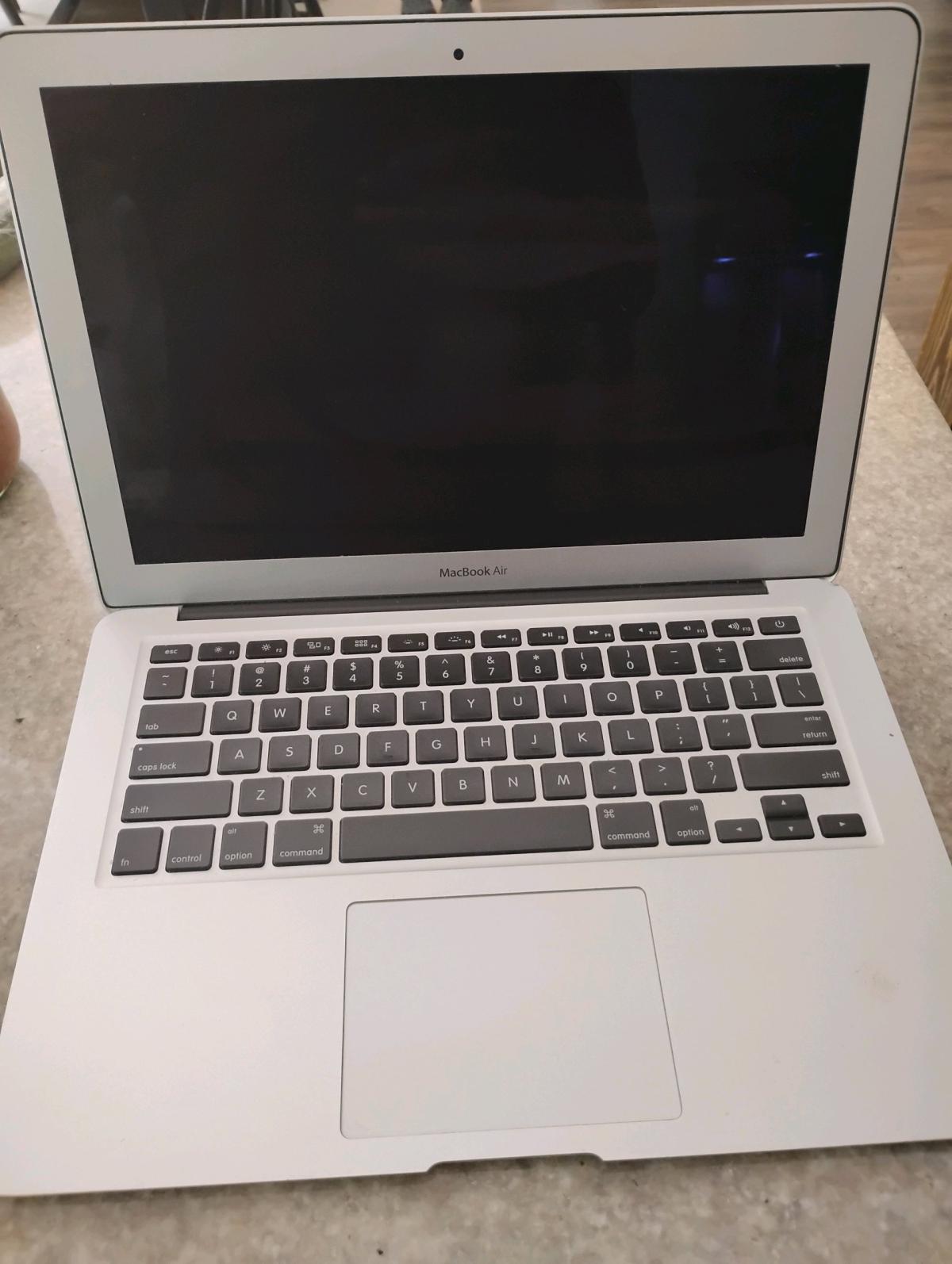 Mac Book Air 2012 For Parts