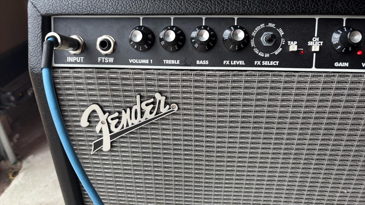 guitar amp fender champion 100 combo amp with pedal and ds1