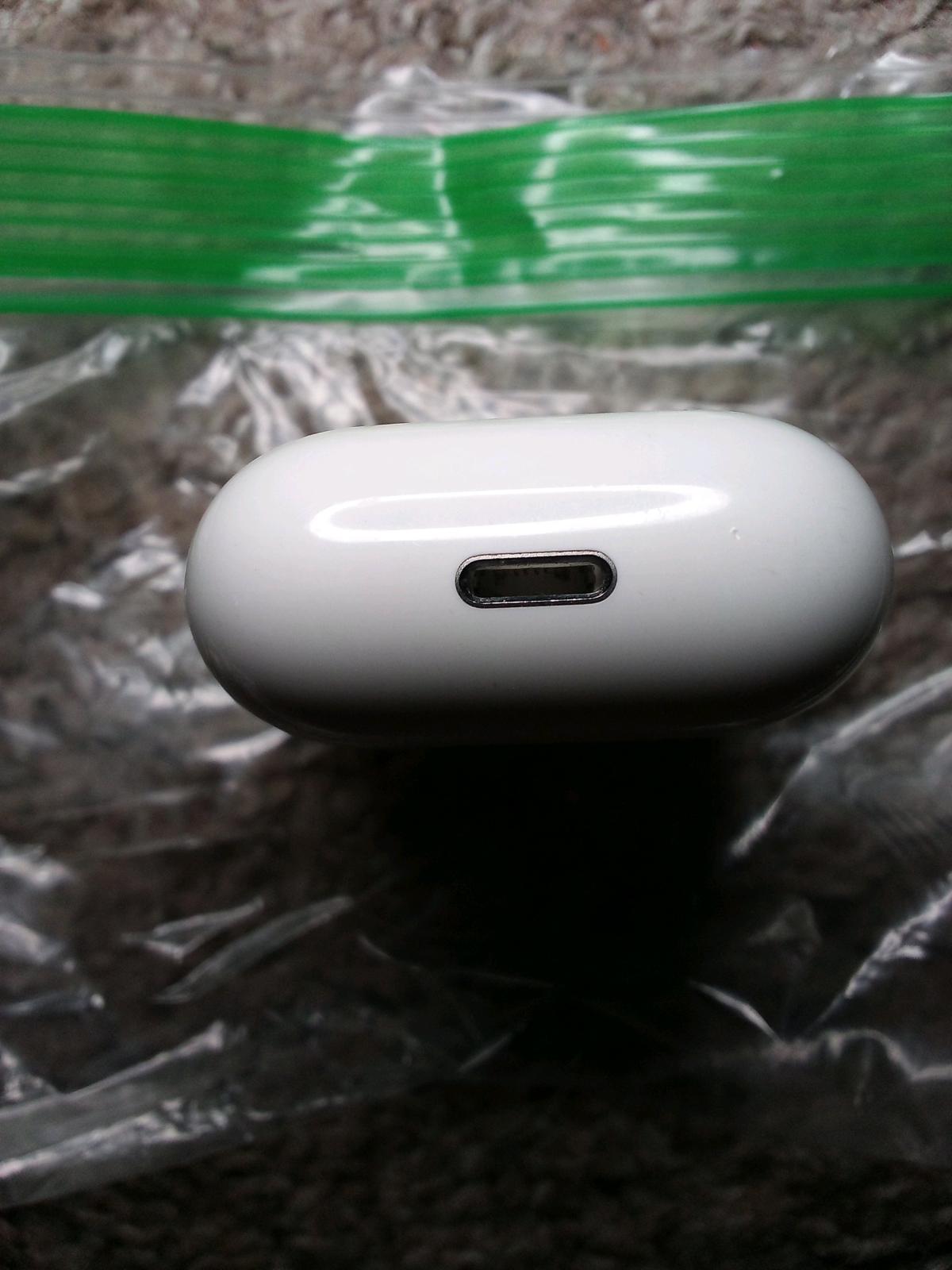 3rd Generation Airpods with MagSafe Charging Case