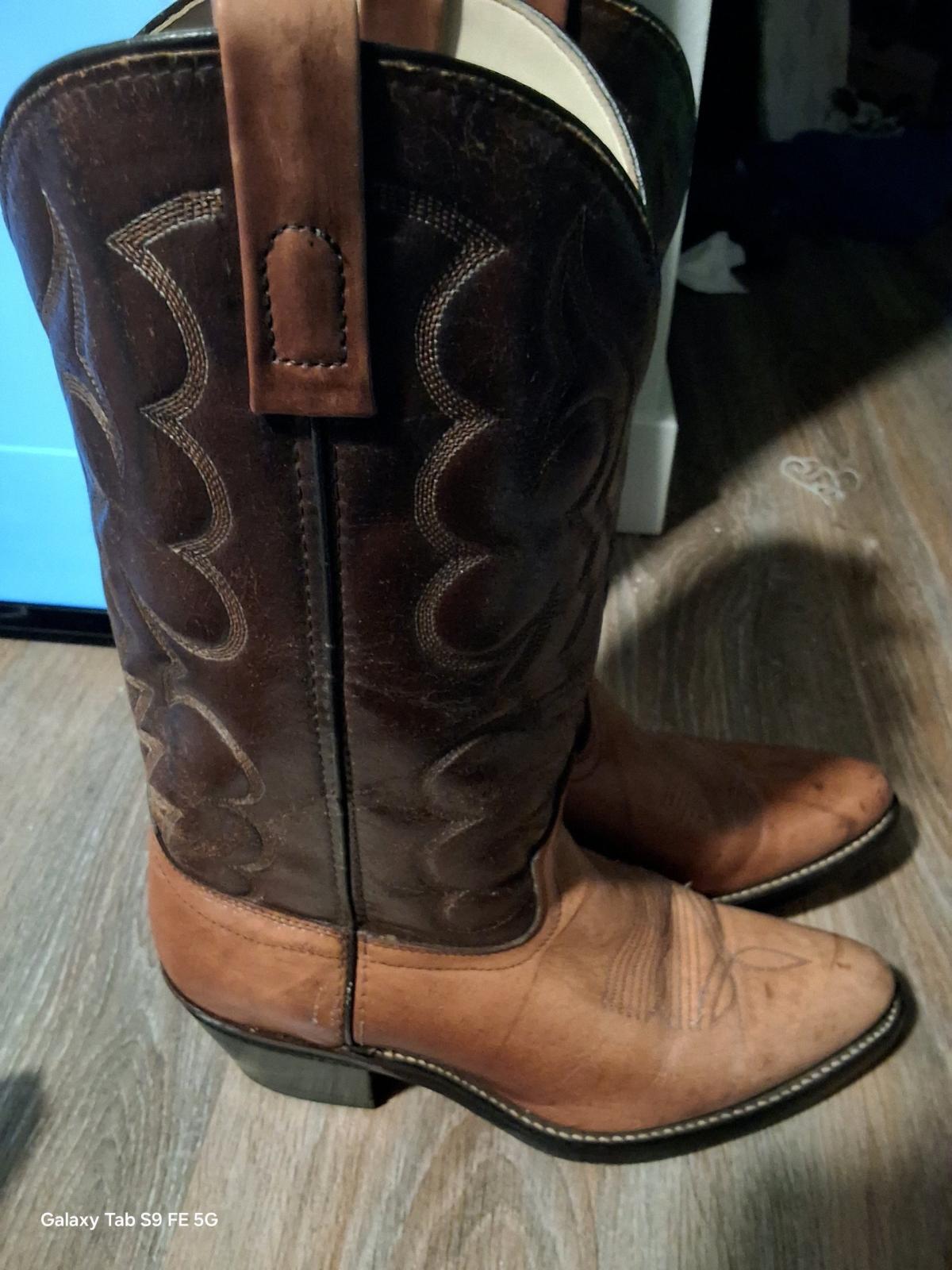 Western Boots Size 9 MENS US GENTLY USED
