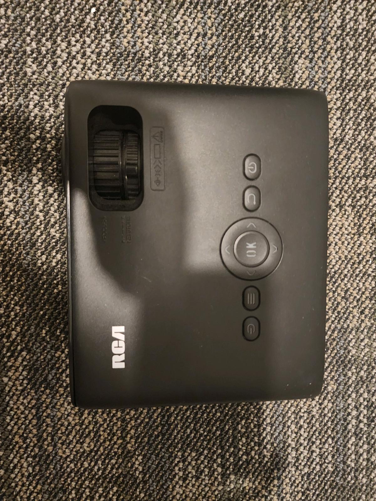 RCA 1080P proyector de cine en casa para pelicula y juegos