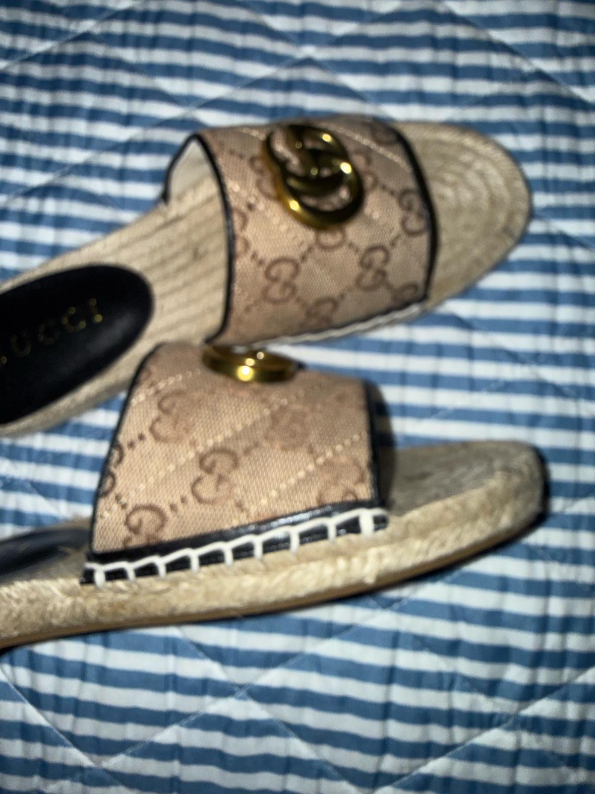 Brown sandals  sandalias