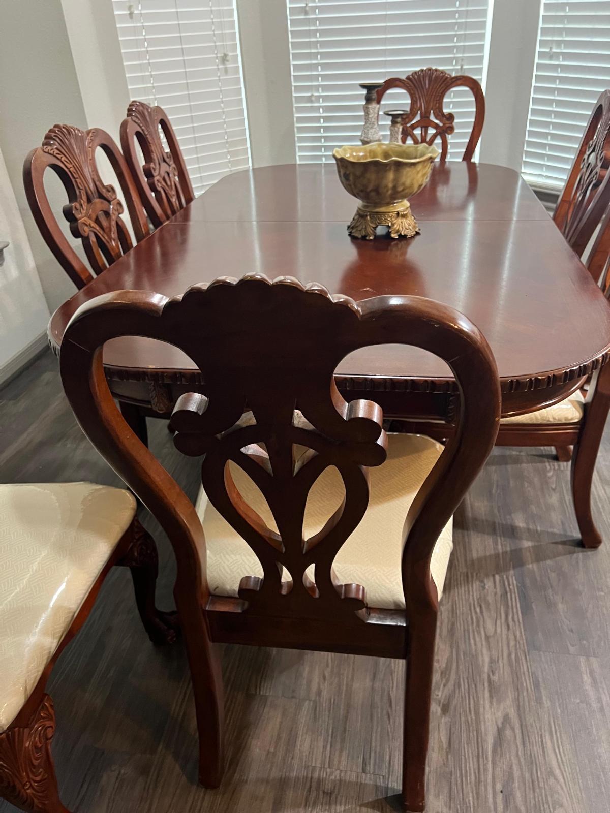 dining set 8 chairsChippendalestyle carved wood set