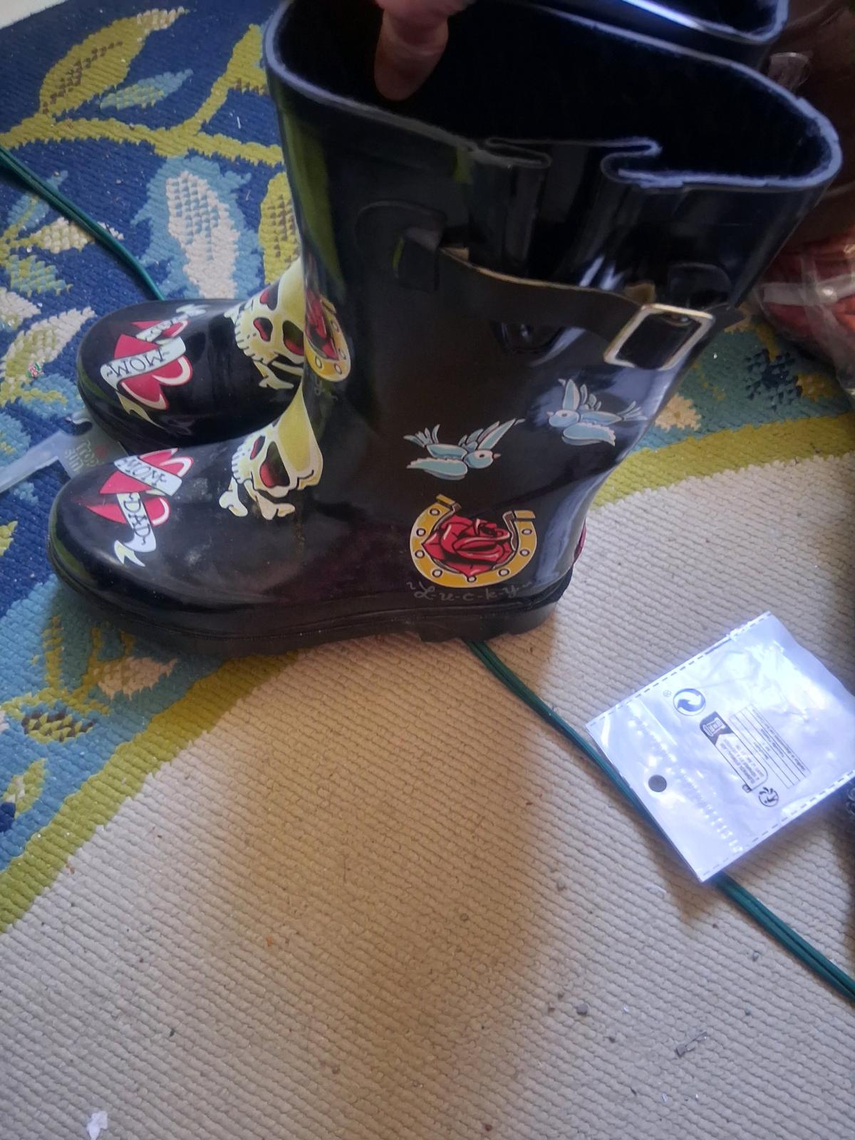 chooka rain boots size 3