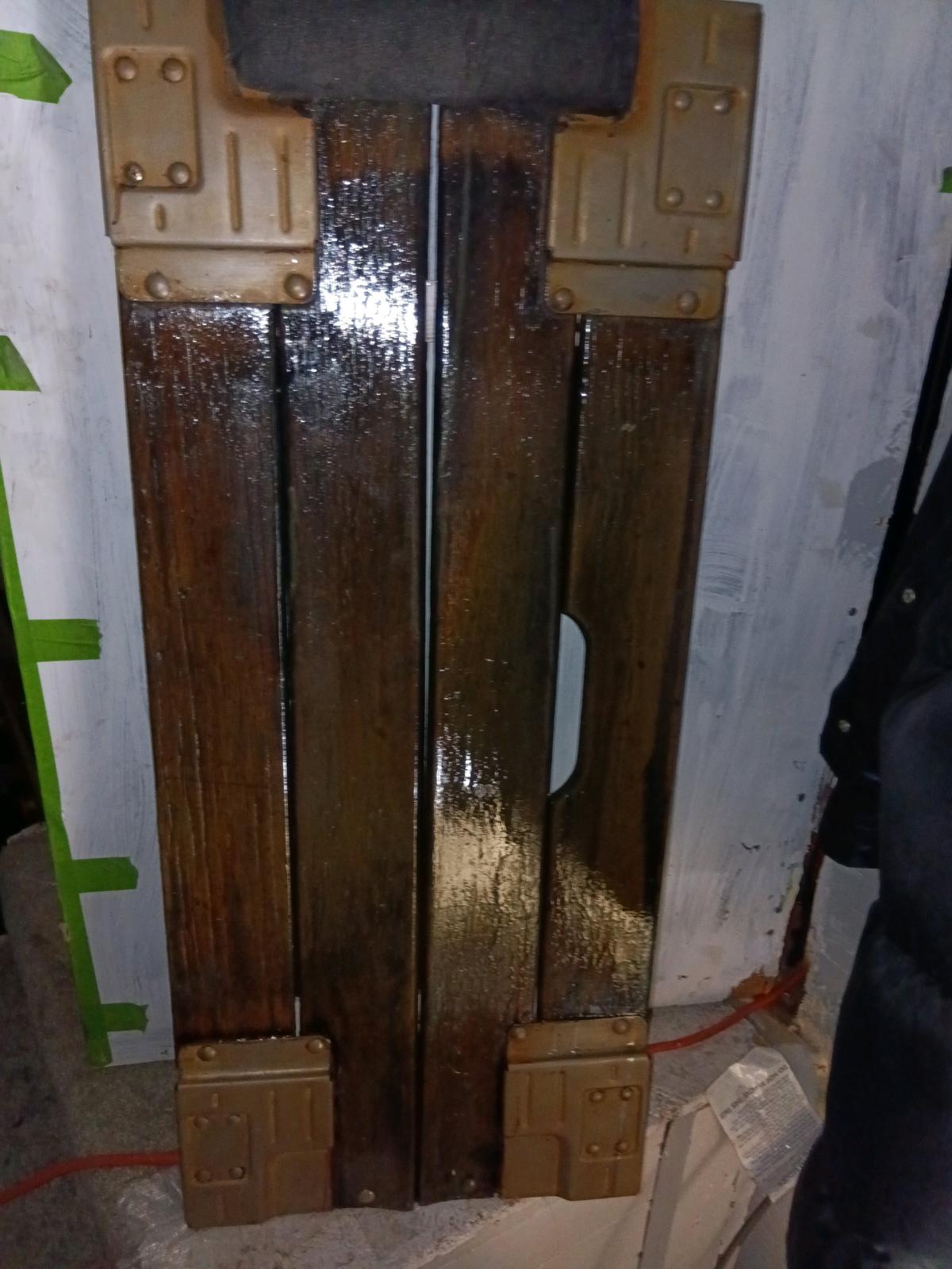 Antique mechanics creeper