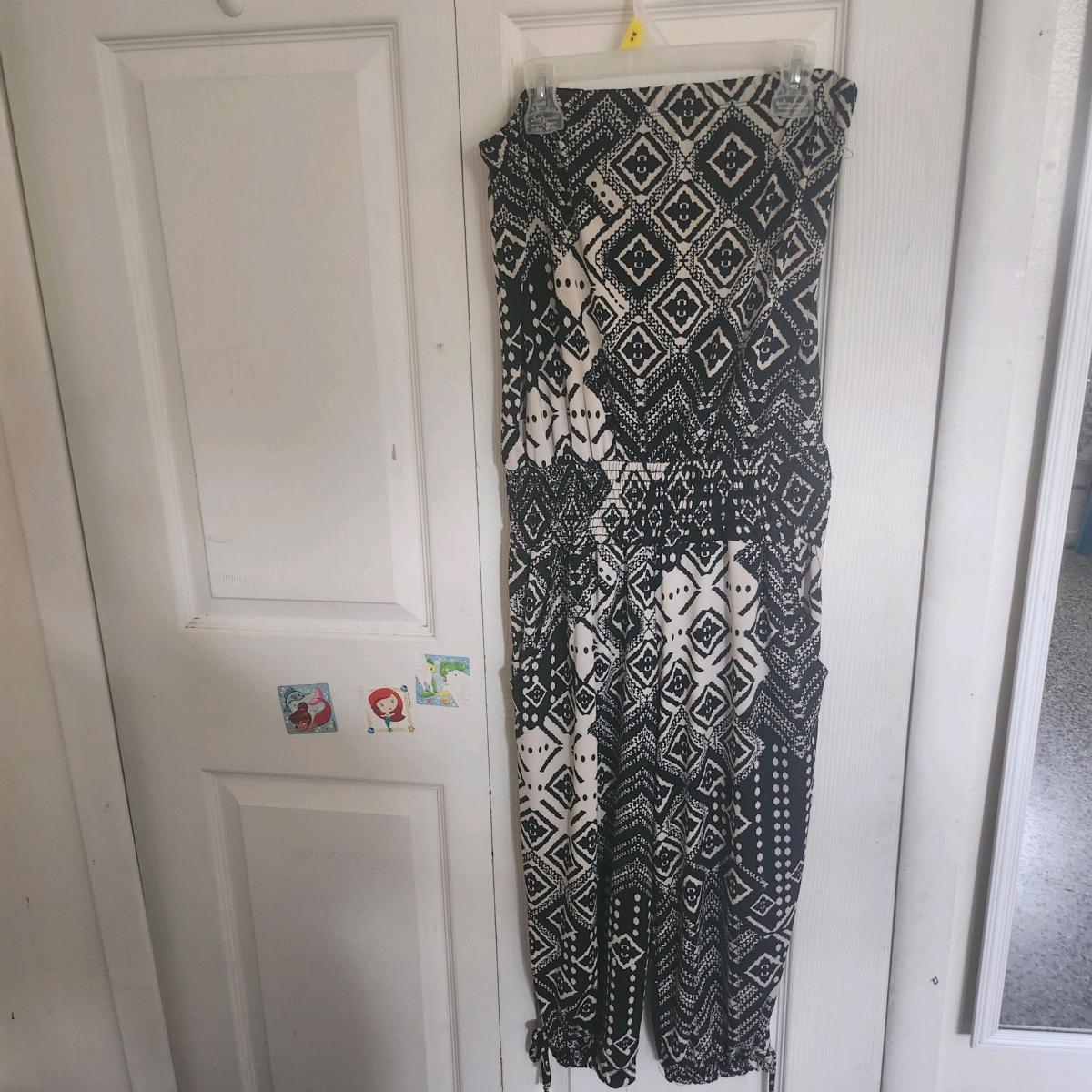 Womens clothin